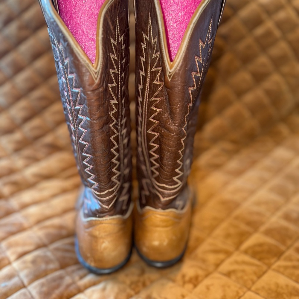 Vintage Tony Lama Tan and Brown Cowboy Boots - Picture 3 of 8